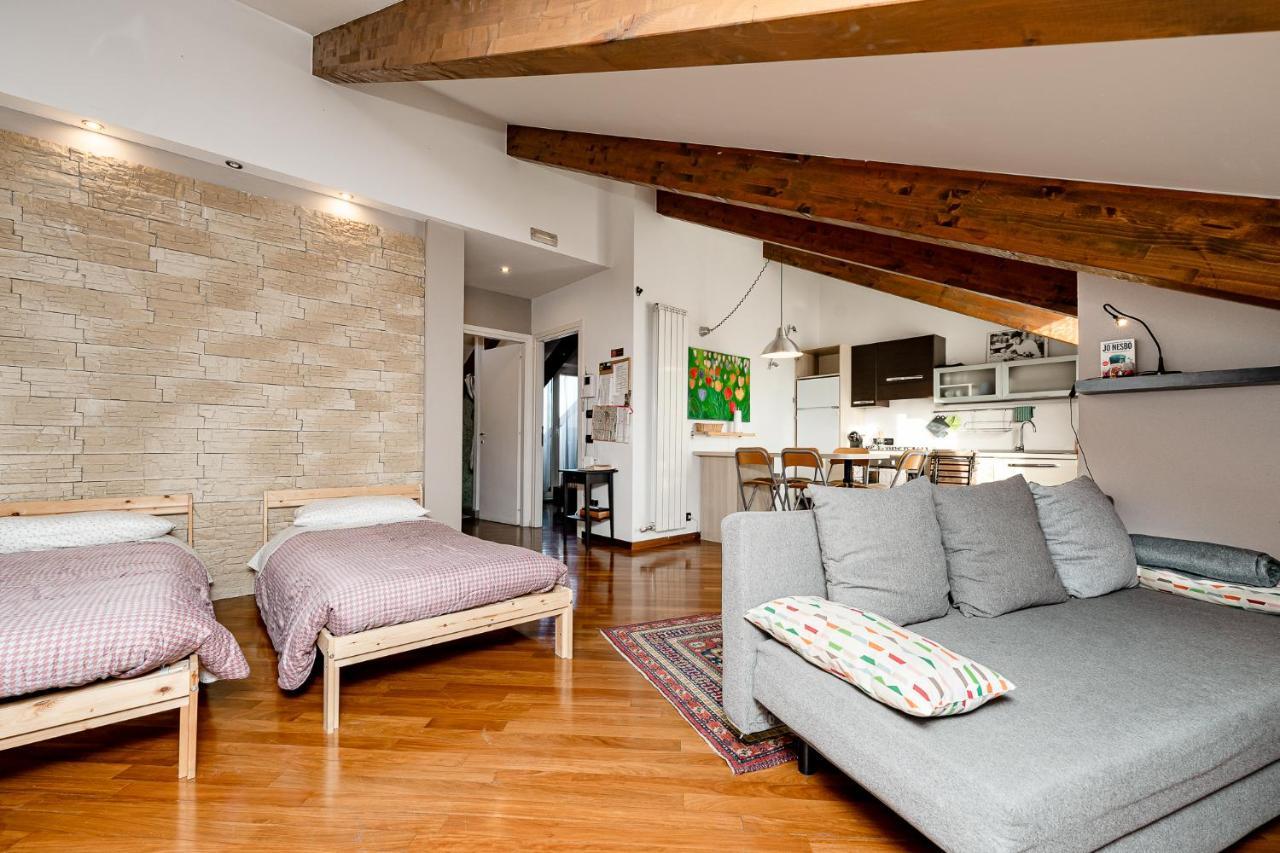 トリノStagabin La Mansarda Panoramica Un Rifugio Di Eleganza E Tranquillitaアパートメント エクステリア 写真